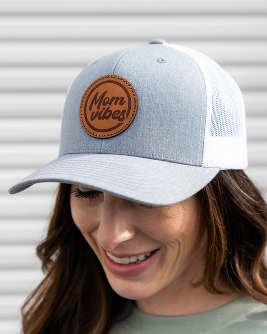 MomVibes Circle Patch - Curved Bill Trucker Snapback (Heather/White)